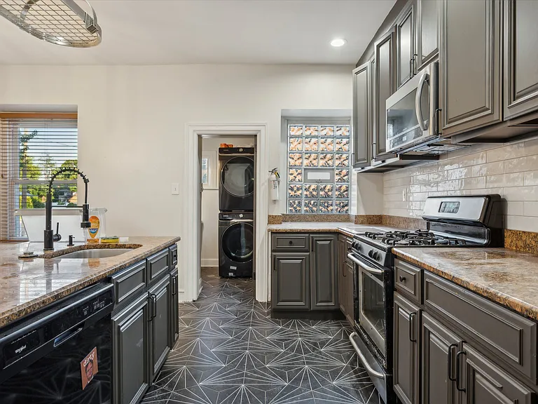 5400 Woodcrest Ave — Photo 5