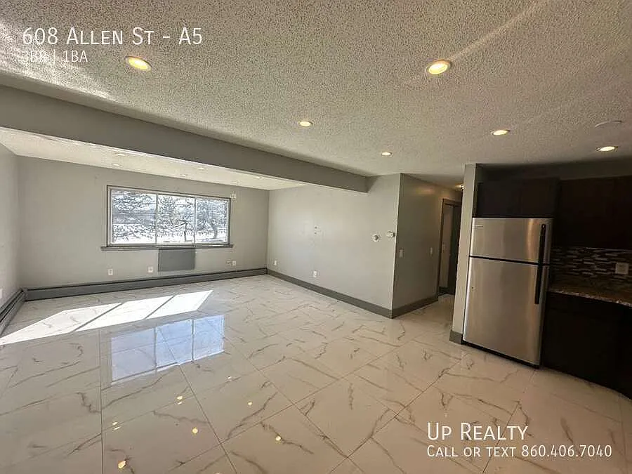 Building Photo - 608 Allen St #A5