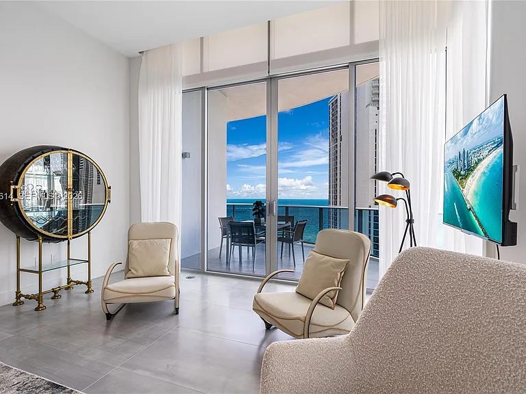 17550 Collins Ave #Penthouse 1 — Photo 15