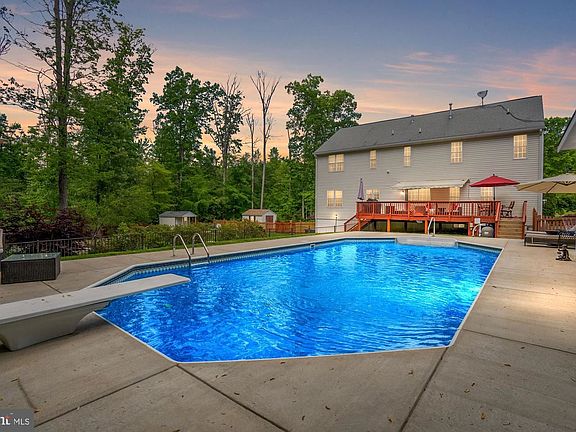 2nd image of 88 Town & Country Dr