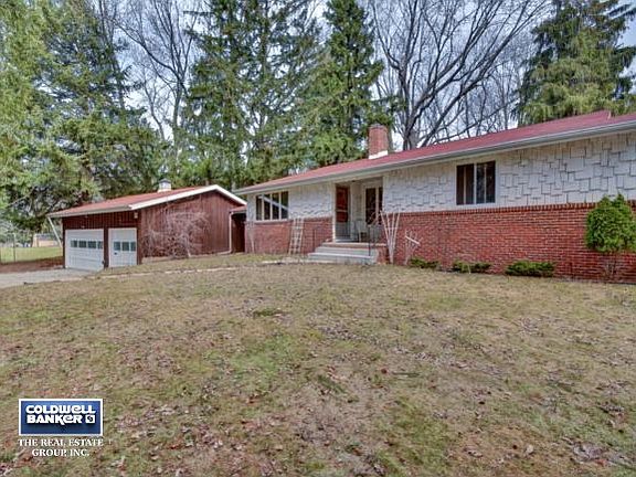 2nd image of 1788 Burns Ave