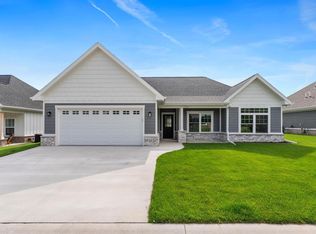 1339 Wolf Run, Manitowoc, WI 54220