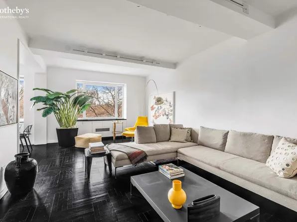 930 5th Avenue 7B image 3 of 16