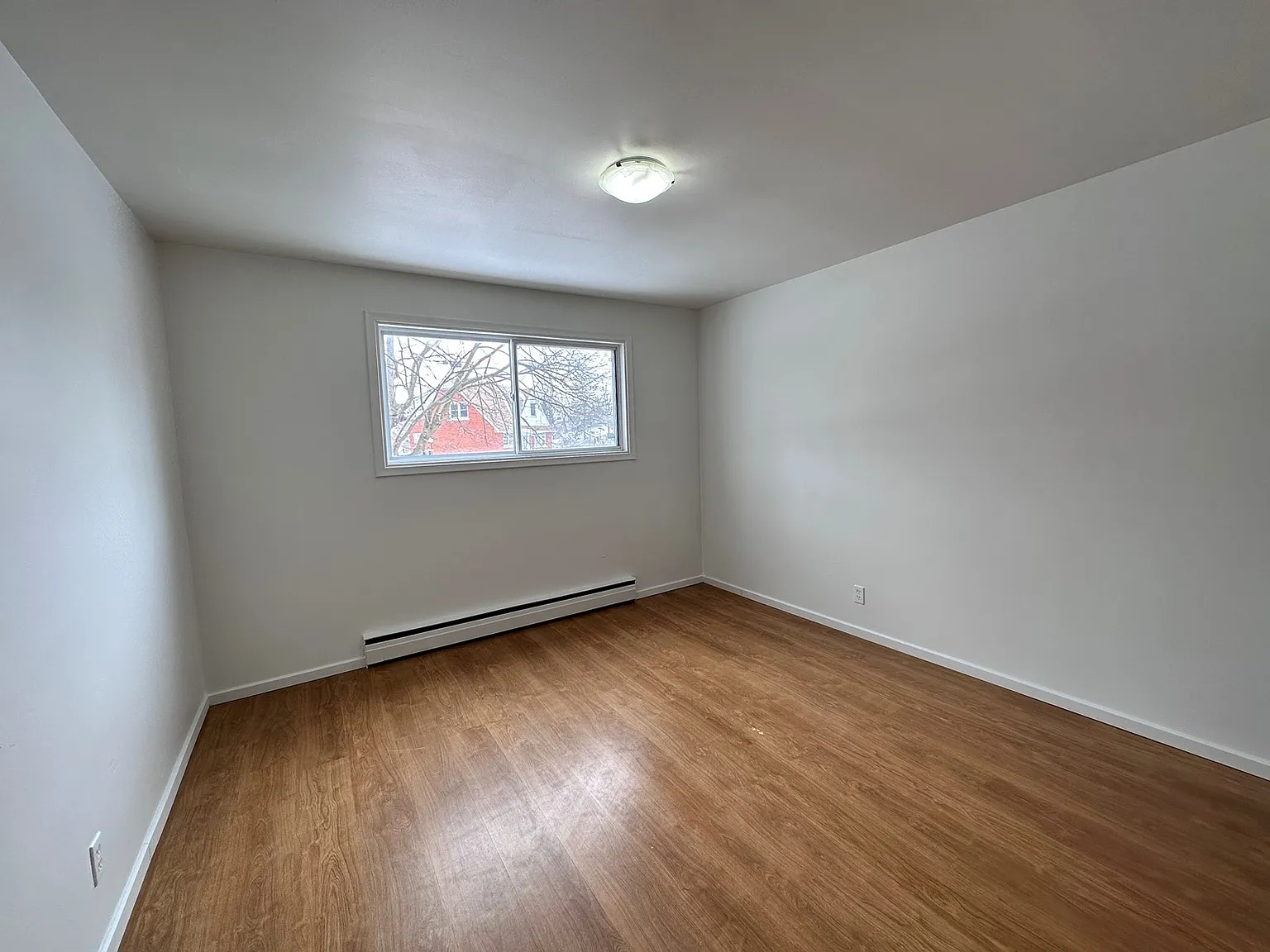 120 Clive Road Kitchener — Photo 2