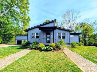 206 Flathouse Dr, Asheville, NC 28804