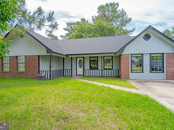755 Madison Dr, Hinesville, GA 31313