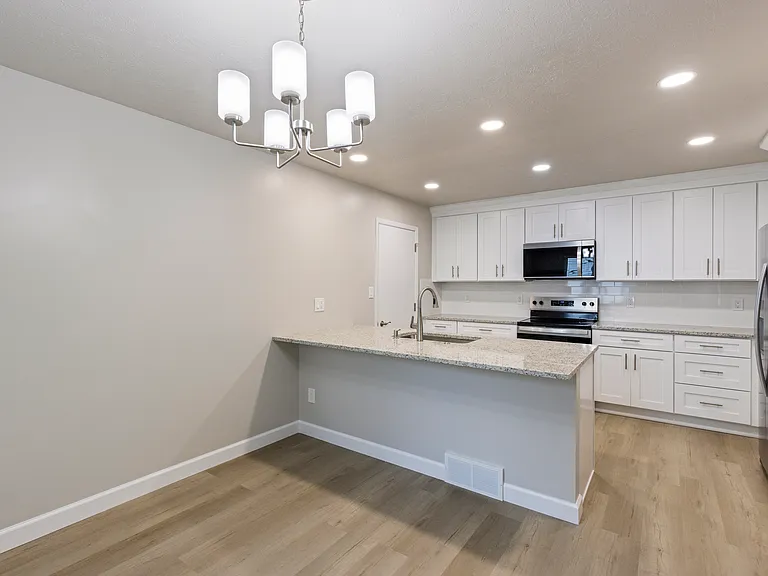 576 Wilkes Ln #246 — Photo 5