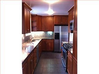 3rd image of 948 S Norfolk St