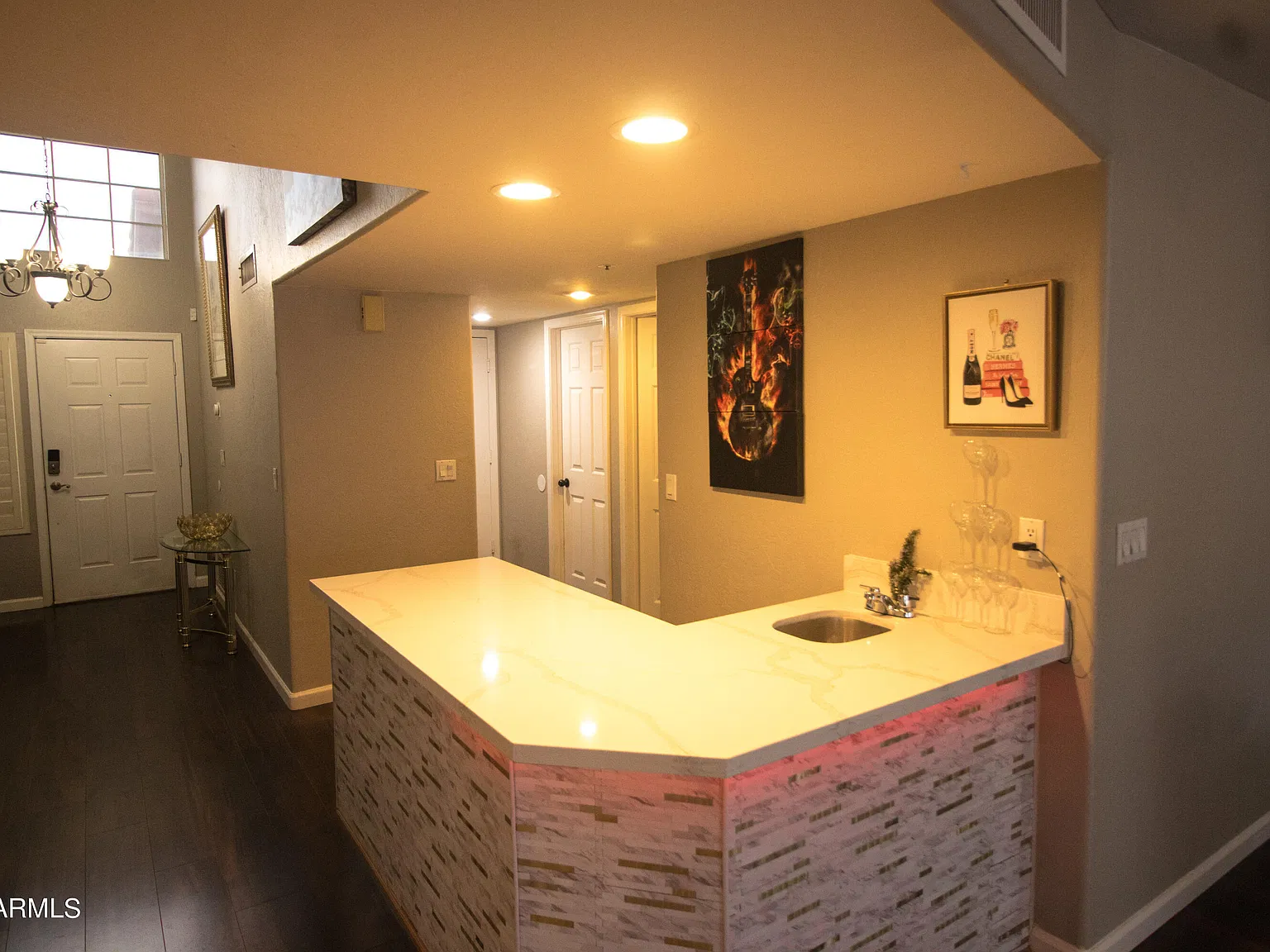 4 bed, 3.0 bath, 2350 sqft, $4,000 — Photo 3