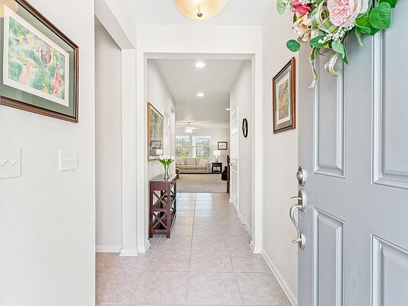 5th image of 281 Deerfield Glen Dr