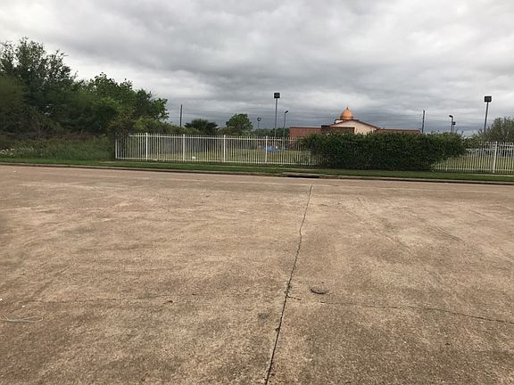 4th image of 8011 Streamwood Dr