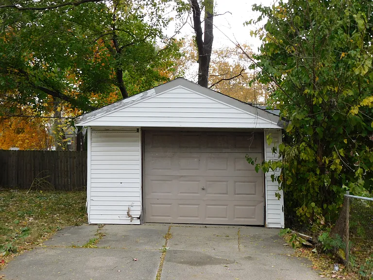 15443 Troester St — Photo 2