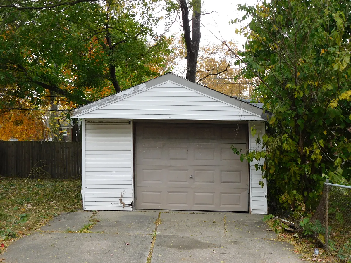 Building Photo - 15443 Troester St