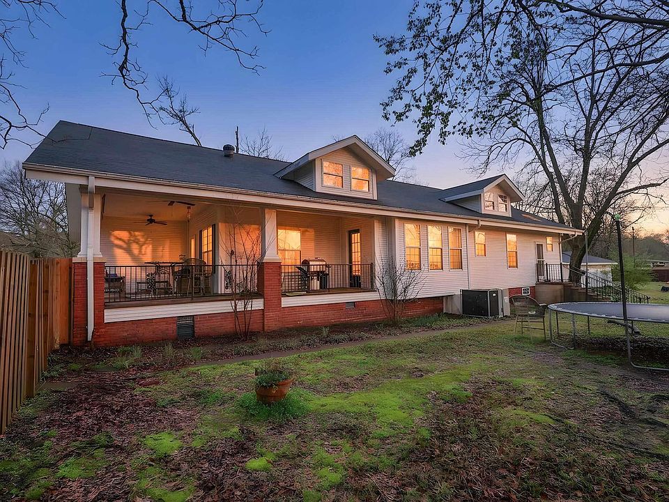 1st image of 114 N Main St