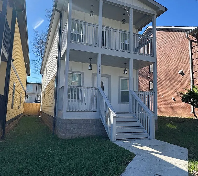 1911 Hermosa St