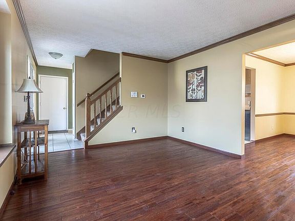 5th image of 227 Camrose Ct