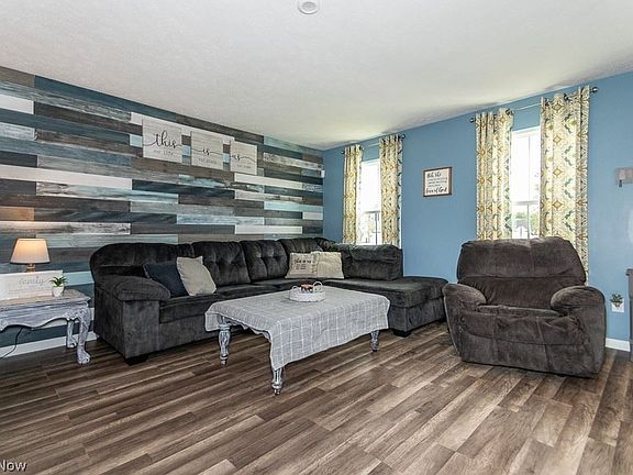 3rd image of 301 Fairfield Ct