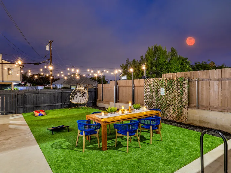 1221 Vega St — Photo 15