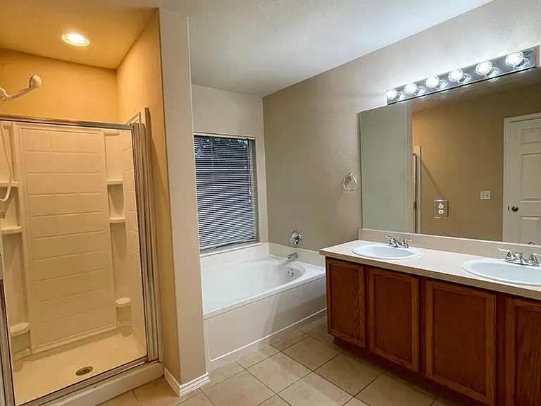 376 Spruce Dr — Photo 11