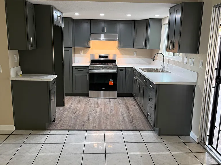 1315 E Flora St — Photo 8