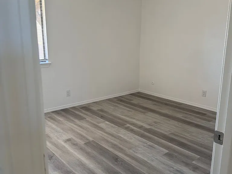1825B Father Sky St NE — Photo 7