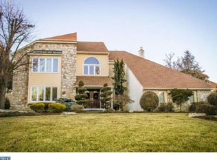 7 Polder Dr, Feasterville Trevose, PA 19053