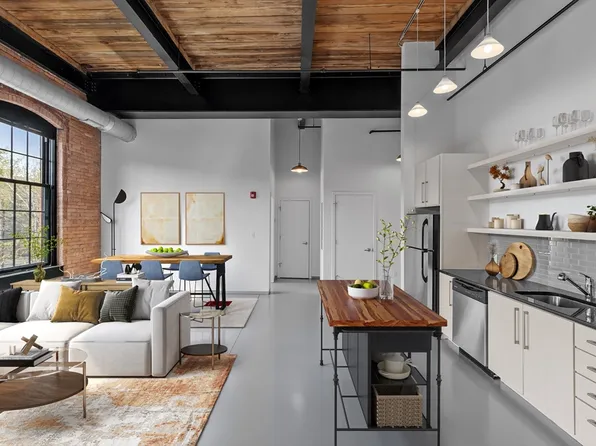 160 Water St #203, Williamstown, MA 01267