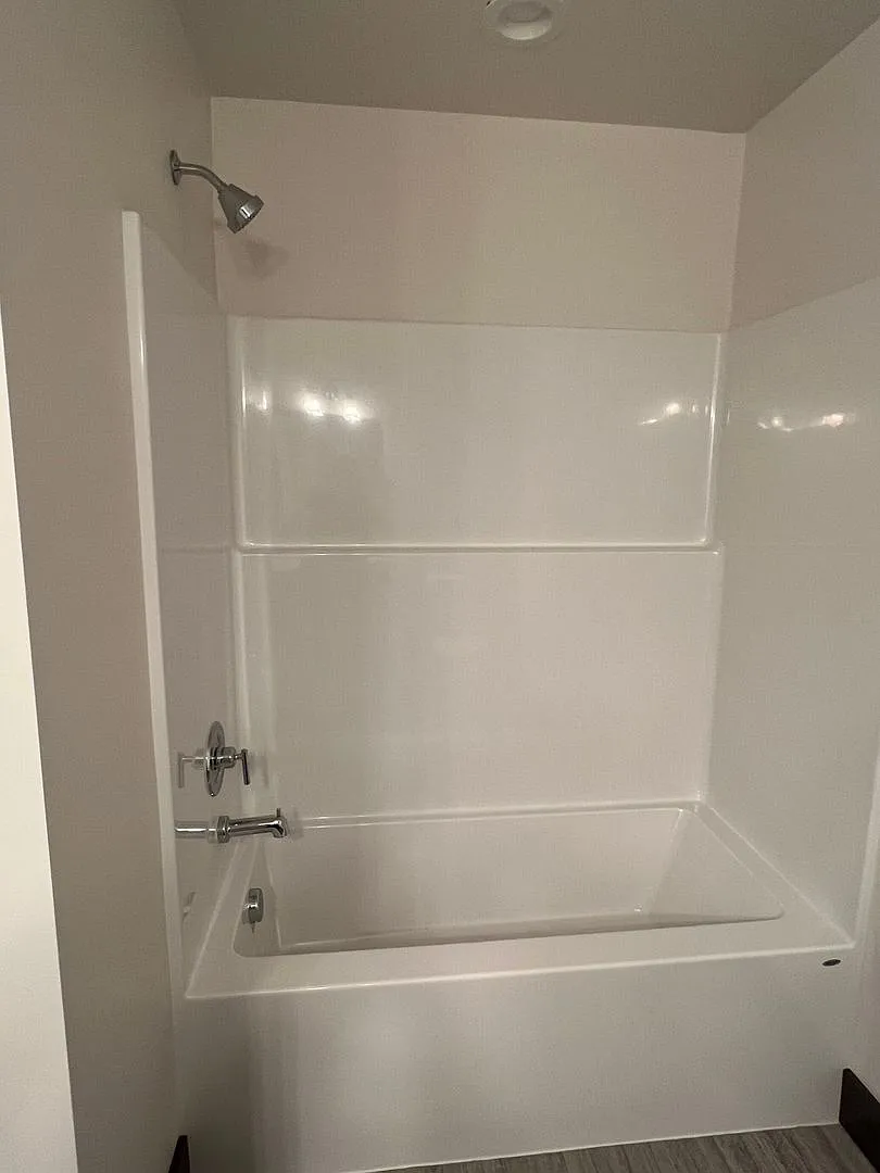 Brand New 3 Bed 2.5 Bath with double attached garage in Belgrade — Photo 4