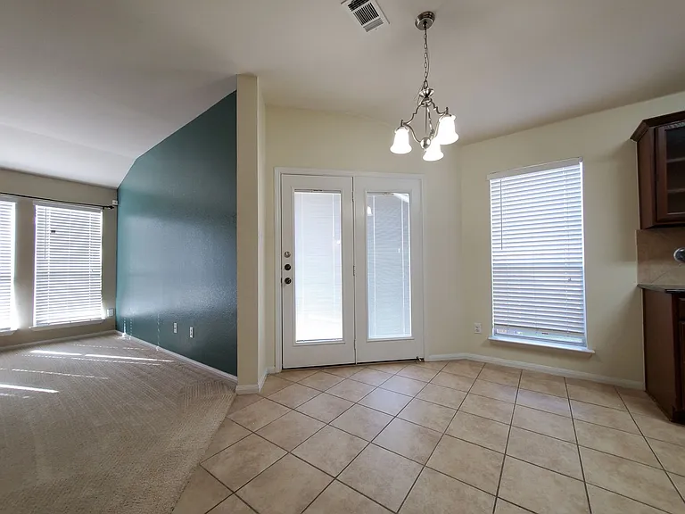 6304 Taree Loop — Photo 11