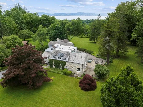 2013 Quaker Ridge Road, Croton-on-Hudson, NY 10520