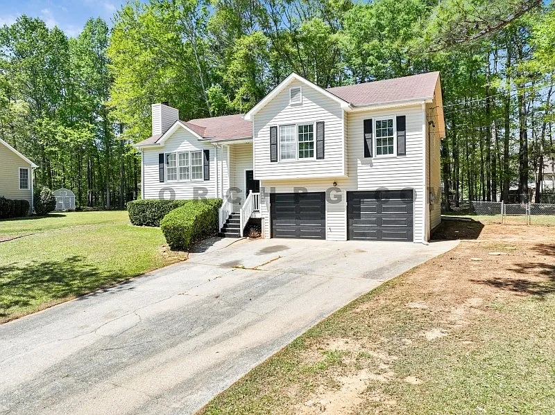 Building Photo - 223 Sterling Trl