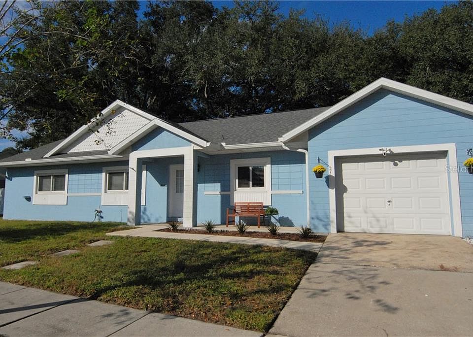 1st image of 8440 Oak Bluff Dr