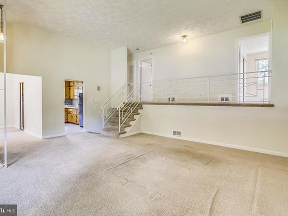 3rd image of 9403 Balfour Dr