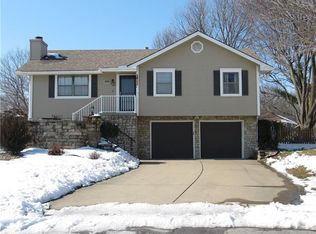 2020 NE Dill Ct, Lees Summit, MO 64086