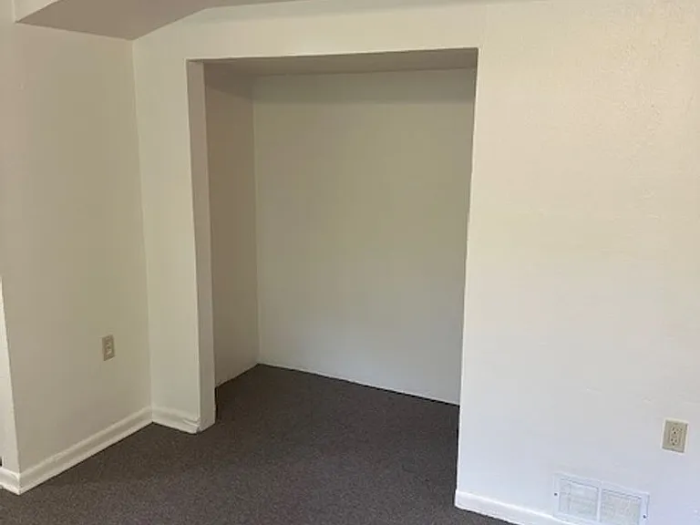 840 Rollins St — Photo 15