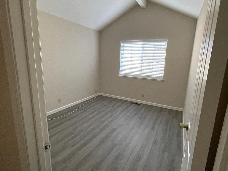165 Doe Ct — Photo 17