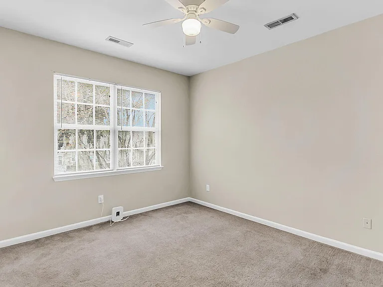 4668 Palm View Cir — Photo 13