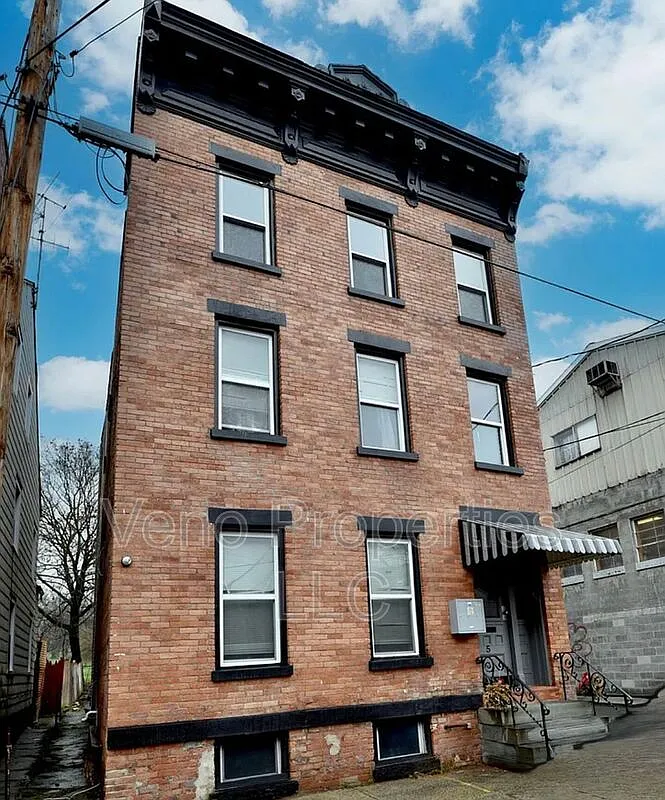5 Marshall St — Photo 1