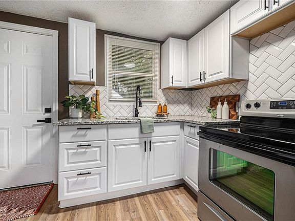 5th image of 812 S Woodland Ave
