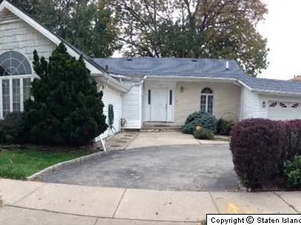 104 Canton Ave, Staten Island, NY 10312