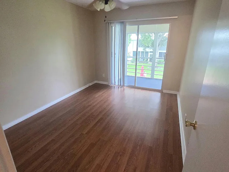 54 Newport Ct #C — Photo 8