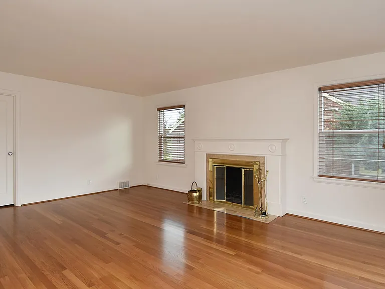 7336 10th Ave NW — Photo 5