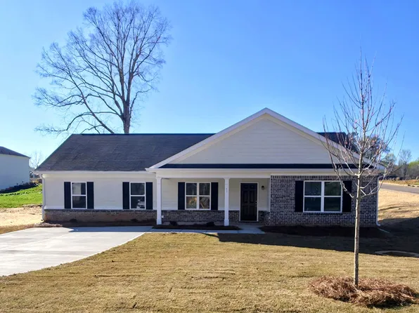 45 Charlotte Dr, Statham, GA 30666