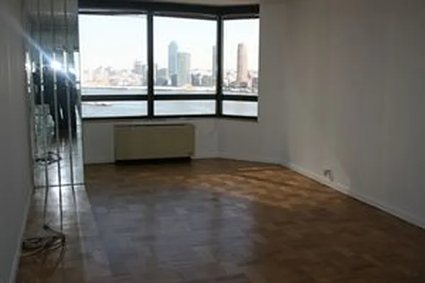 Rented by Douglas Elliman | media 33