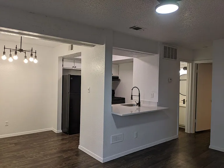 Townhollow Apartments — Photo 24