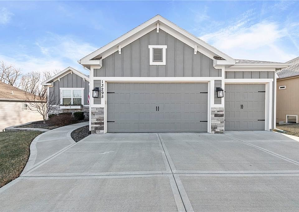 1st image of 13295 N Silver Ridge Dr
