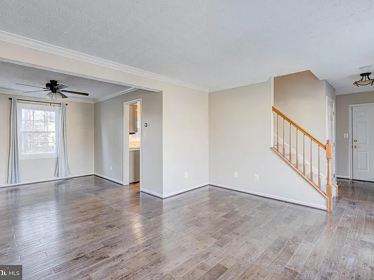 7925 Carriage Dr — Photo 7