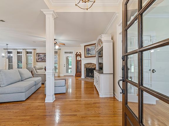 5th image of 158 Tara Ln
