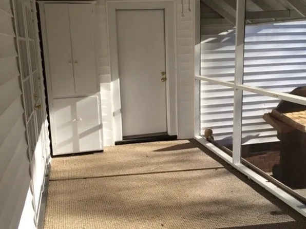 511 Woodland Dr, Greensboro, NC 27408