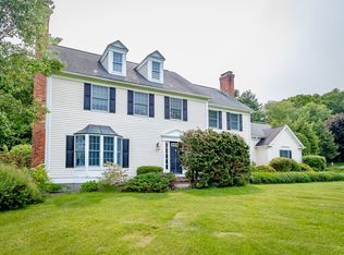 2 Stirrup Ln, Wilbraham, MA 01095